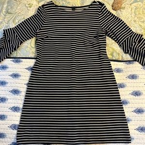 Ann Taylor striped dress. Size 6 in very good condition.